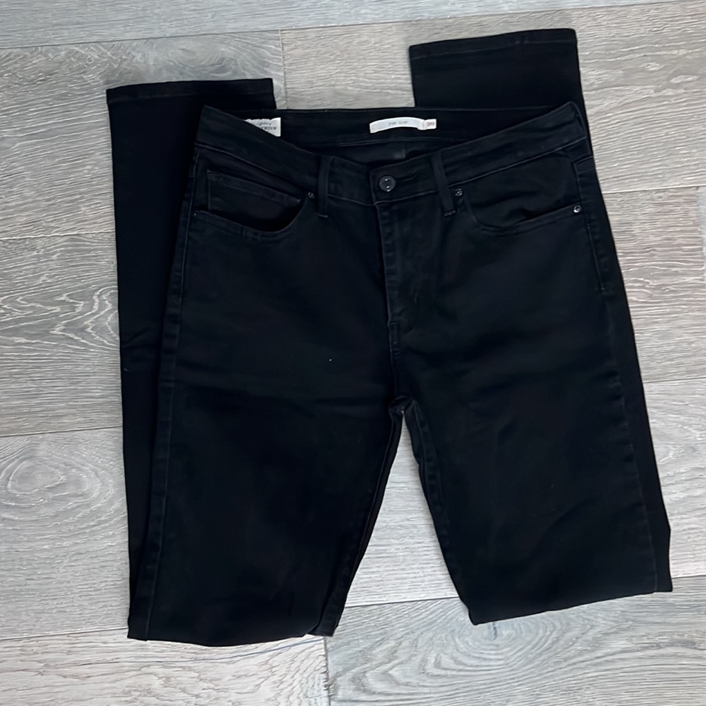 Levis 712  30